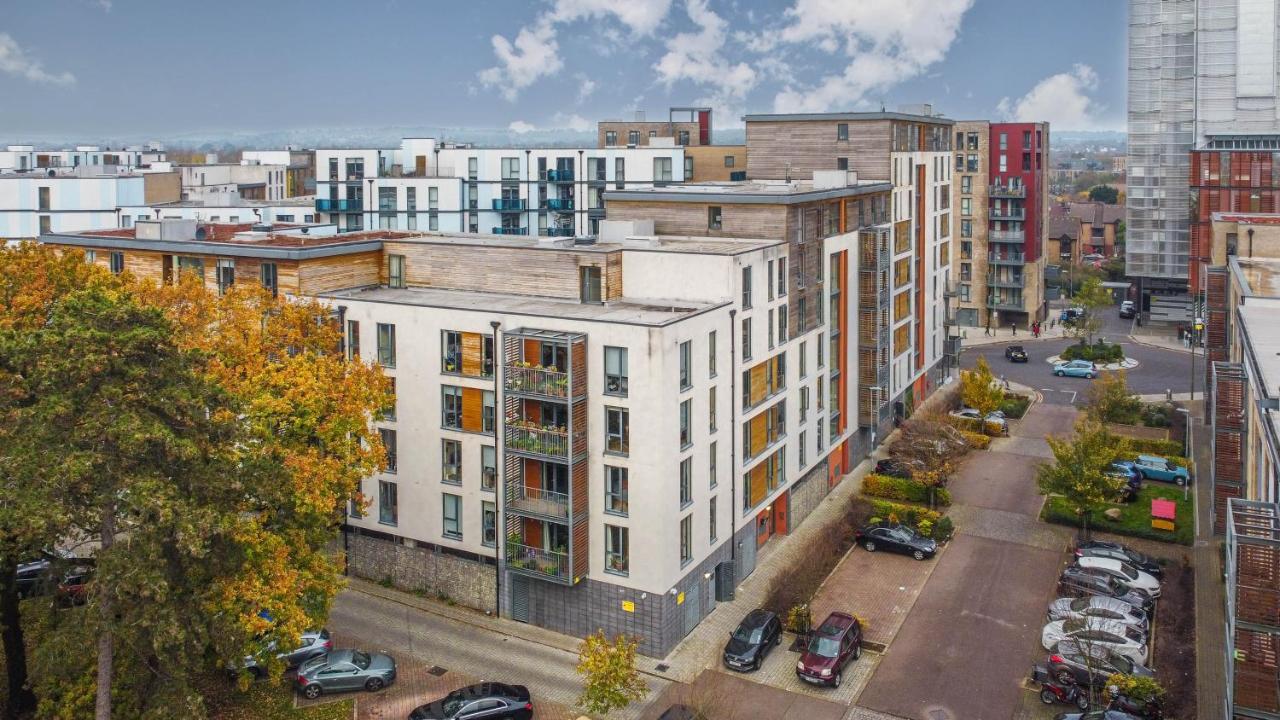 Spacious & Cosy, Netflix, Parking, Colindale Station Гендон Екстер'єр фото