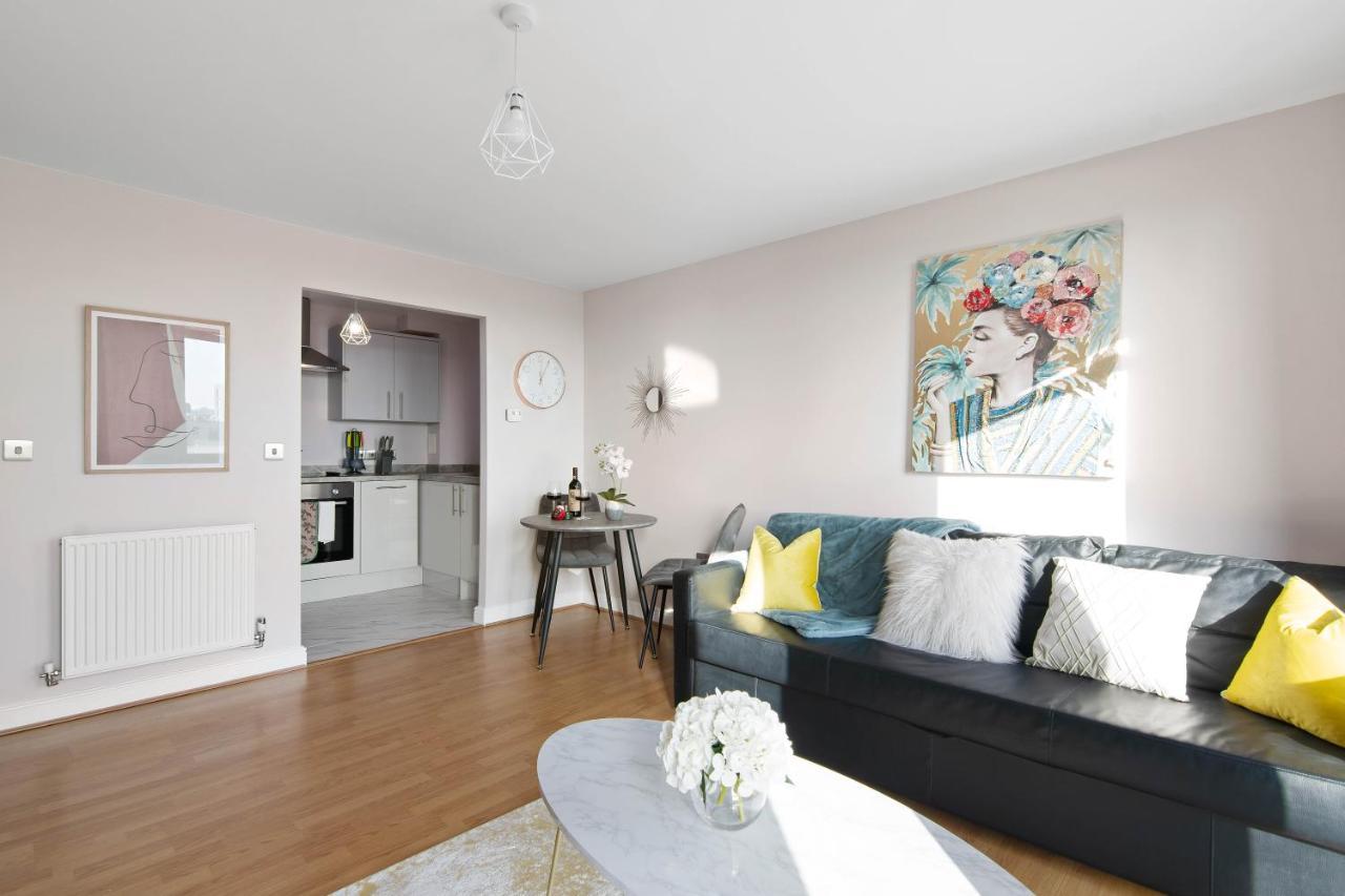 Spacious & Cosy, Netflix, Parking, Colindale Station Гендон Екстер'єр фото