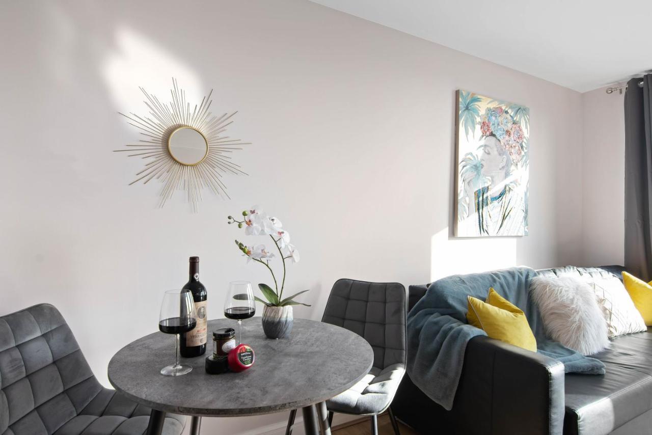 Spacious & Cosy, Netflix, Parking, Colindale Station Гендон Екстер'єр фото
